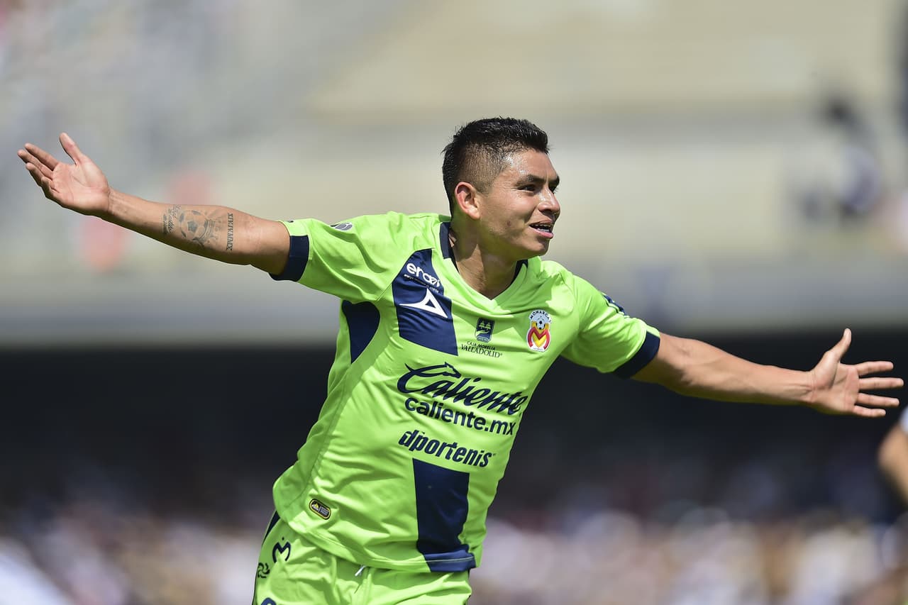 Miguel Sansores acompañó a aficionados de Monarcas durante marcha