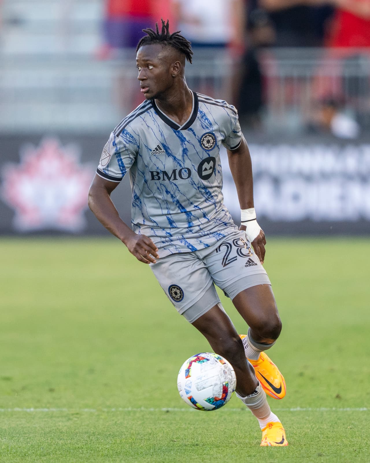 Más vertiginoso fue lo de Ismaël Koné: tras jugar menos de dos temporadas con CF Montréal y ser tenido en cuenta por Canadá en la última Copa del Mundo, el volante ofensivo fue transferido al Watford del Championship (segunda división) de Inglaterra.