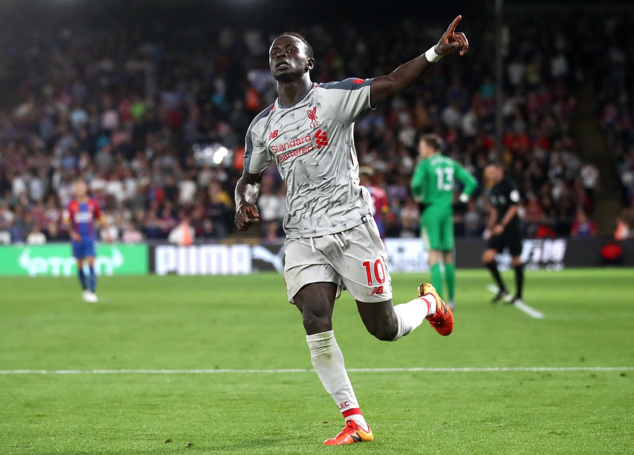 9. Sadio Mané (Liverpool / Senegal) - Jugando como extremo o mediapunta, en momentos en los que Mohamed Salah deja el campo, el africano es quizás uno de los jugadores más peligrosos de la Premier League. La velocidad y el control en esas carreras es su carta de presentación.