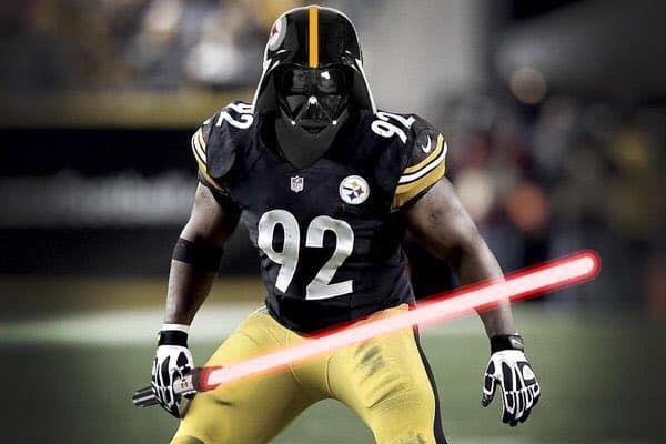 El cumpleañero James Harrison fue caracterizado como Darth Vather.