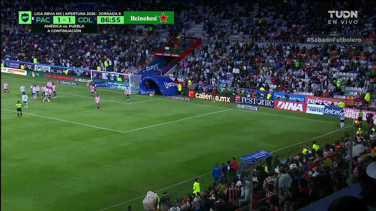 ¡TIRO ATAJADO! disparo por Adrián Alcaraz.