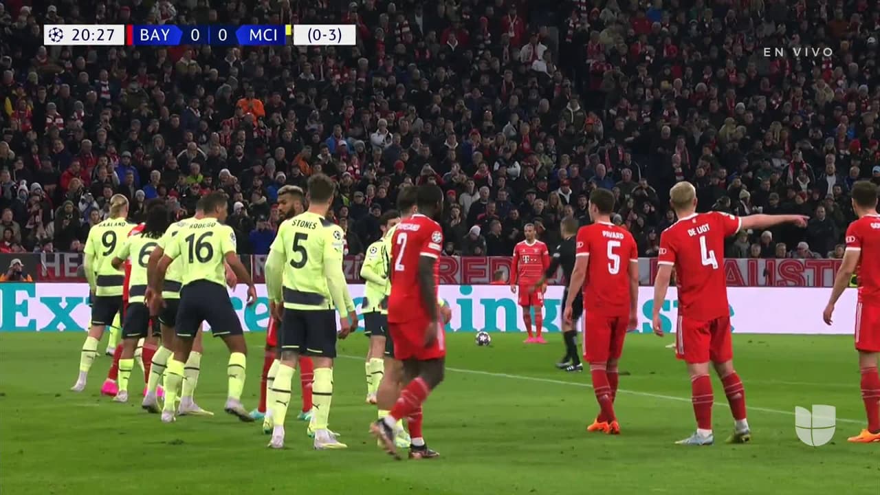 ¡TIRO ATAJADO! disparo por Leroy Sané.