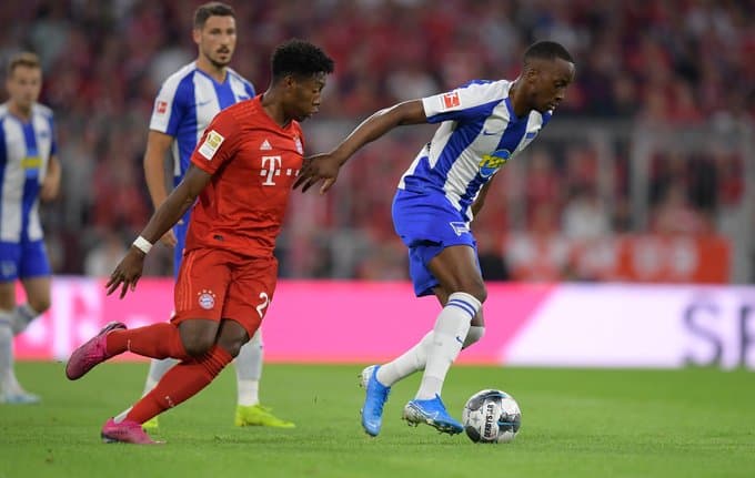 Lewandowski anotó doblete pero el conjunto bávaro no pasó del empate ante el Hertha en el arranque de la Bundesliga.