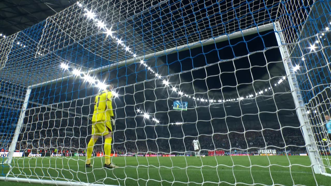 ¡GOL!  anota para Marseille. Geoffrey Kondogbia