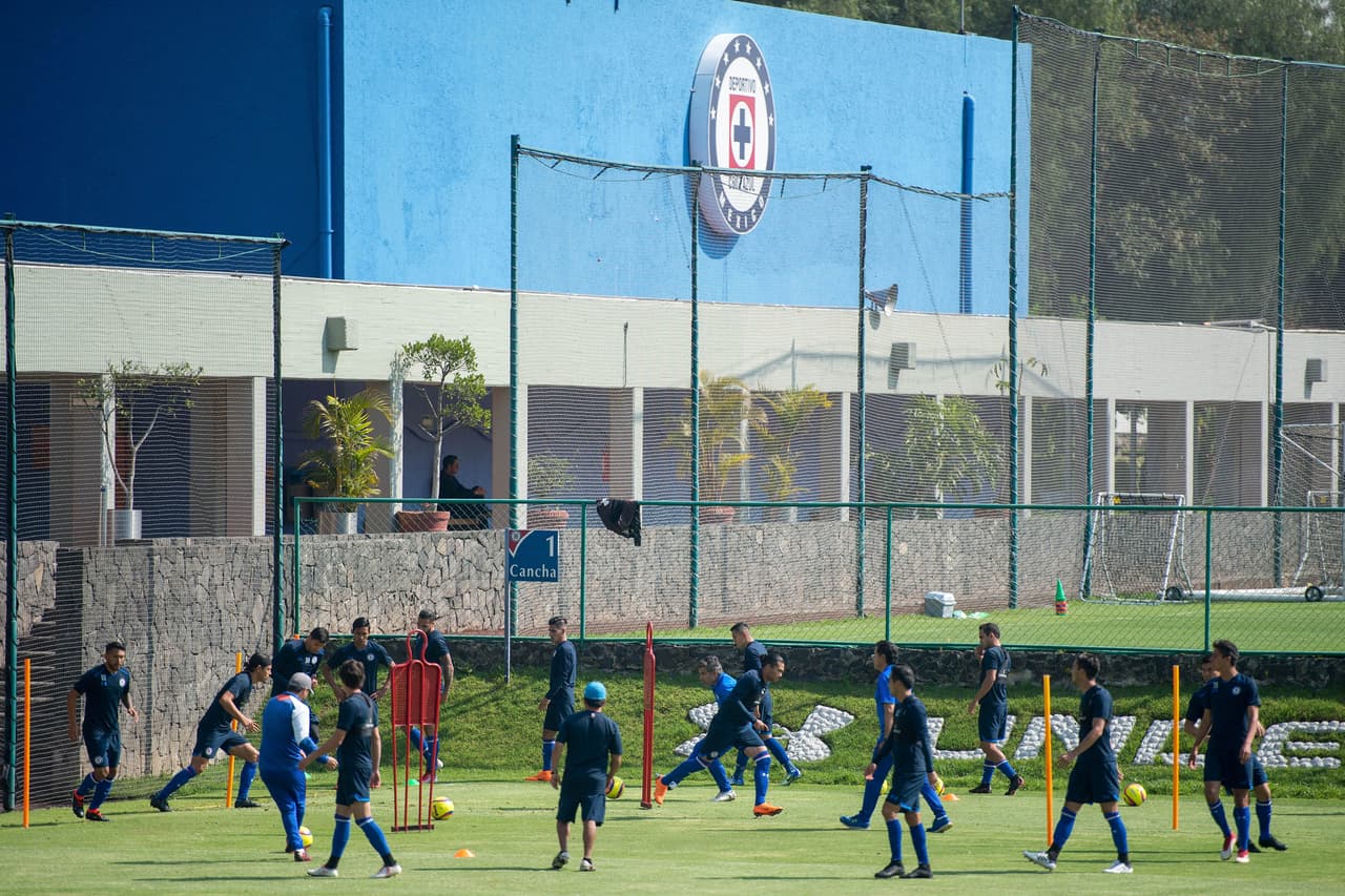 El plantel no logra levantarse luego de varios tropiezos en la Liga MX y mucho más tras la final perdida en 2013 (la cruzazuleada más famosa). Por eso es clave reconocer que eso afecta en la mentalidad.