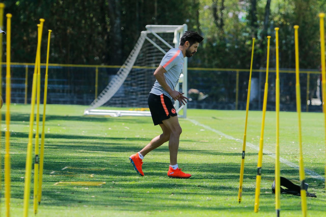 Oribe Peralta volvió a ser parte del grupo de trabajo de América, que entrena con miras para su choque contra Tigres en el Clausura 2019. El 'Hermoso' espera contagiar a sus compañeros para ir por los puestos de comando.