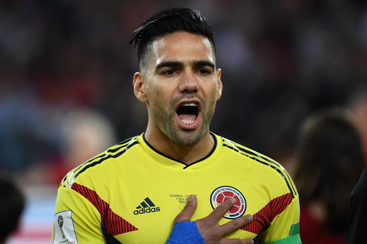 El 'Tigre' Falcao también llegaría al conjunto napolitano, después de que la UEFA le impusiera la restricción al A.C. Milan de jugar en Europa. El colombiano quiere seguir jugando en un club con retos continentales.