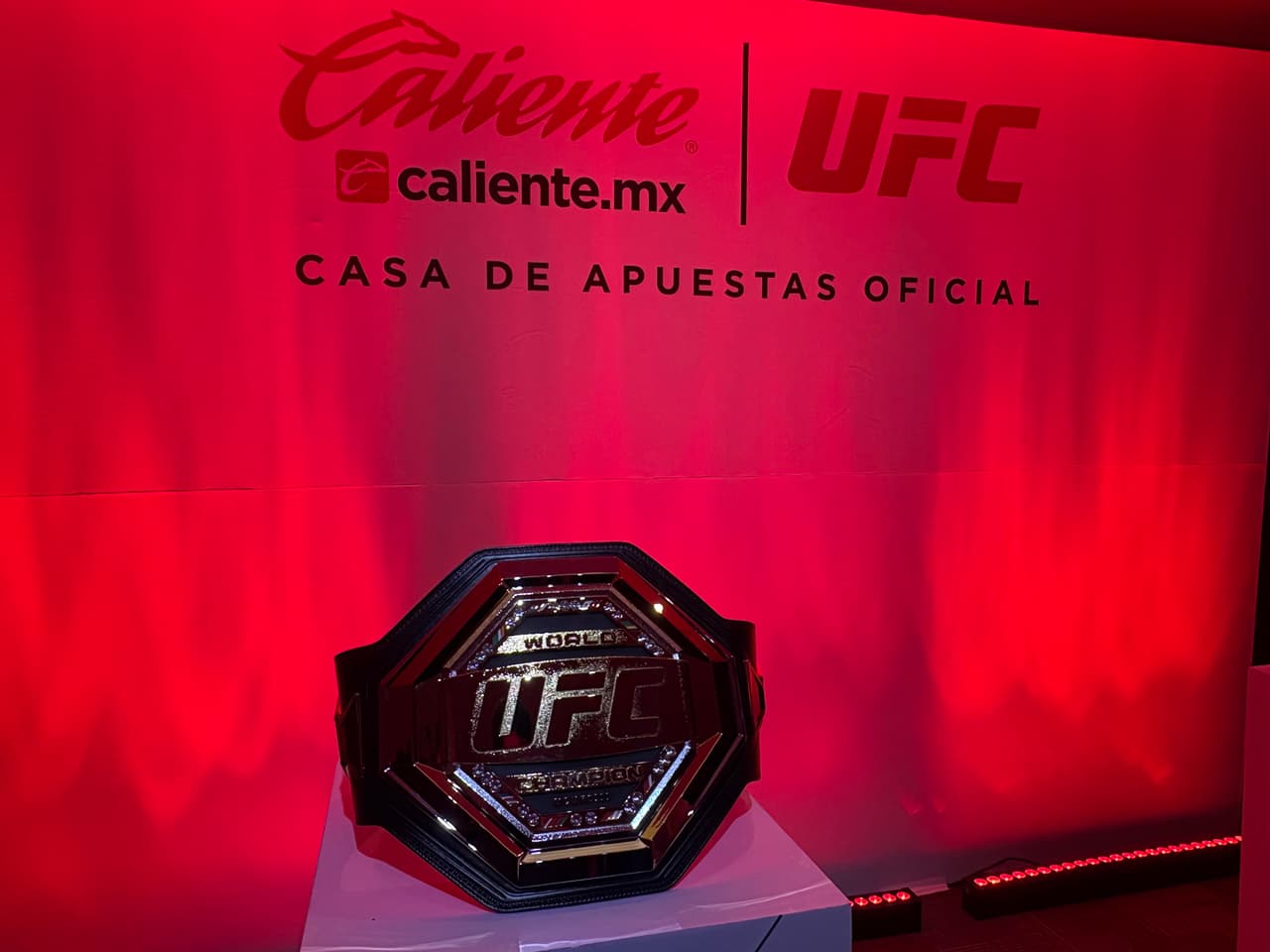 Caliente.mx y UFC unen fuerzas