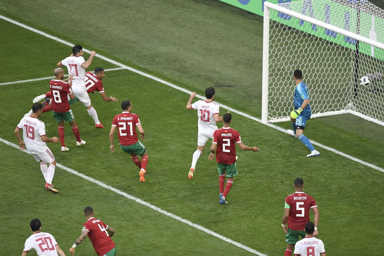 Aziz Bouhaddouz anotó en tiempo extra un gol en contra de Marruecos tras cabecear el balón, para el triunfo 1-0 de Irán en Rusia 2018.