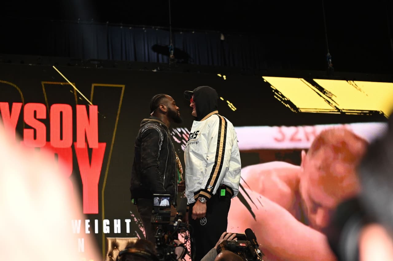 En plena conferencia de prensa, Wilder y Fury se manotearon amenazándose el uno al otro.
