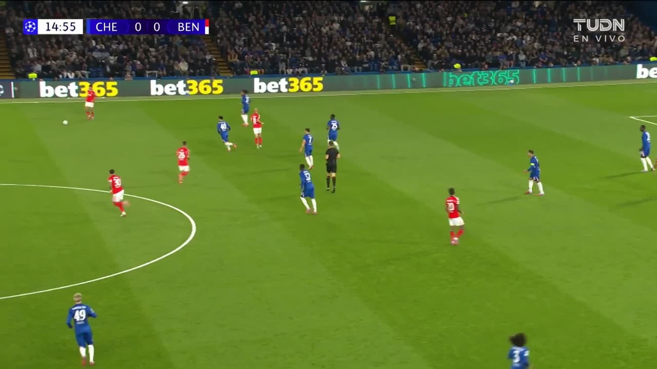 ¡TIRO ATAJADO! disparo por Richard Ríos.