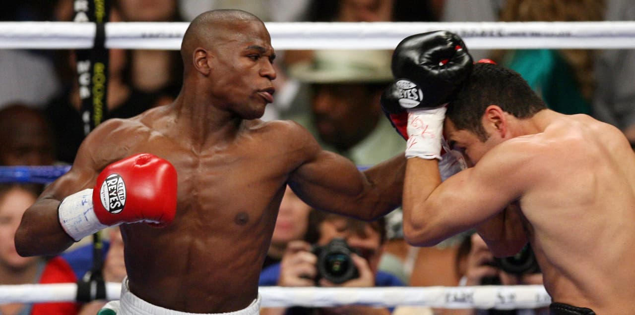 <b>2007 - Floyd Mayweather Jr. Vs. Óscar De La Hoya / </b>Victoria de Mayweather en el MGM Grand (Las Vegas)