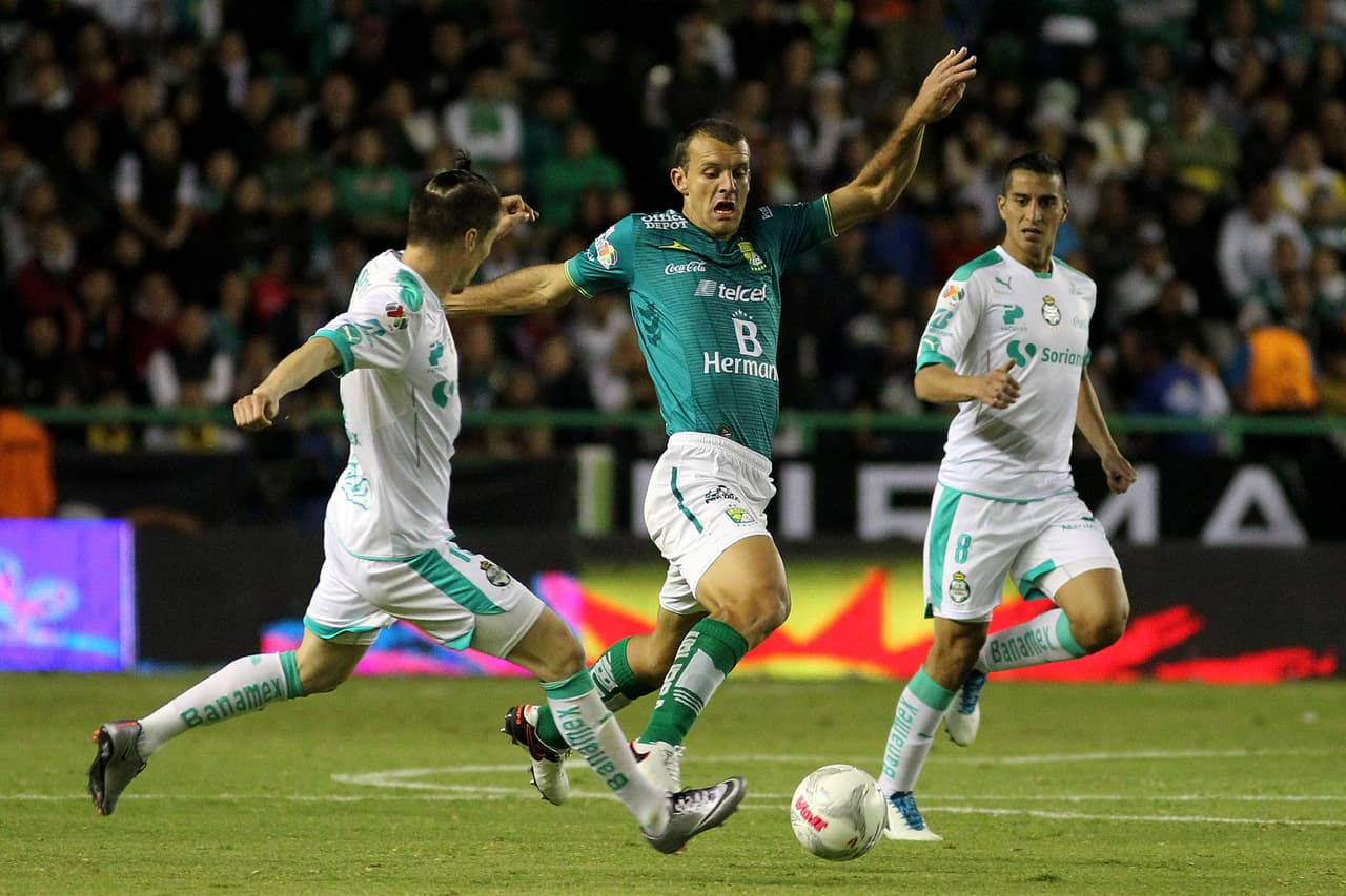 Diego Novaretti, León.- El defensor de los Verde Esmeraldas logró mantener su portería intacta, logrando sumar 7 puntos en la Jornada 1, su valor en el UD Fantasy es de 4.1 millones.