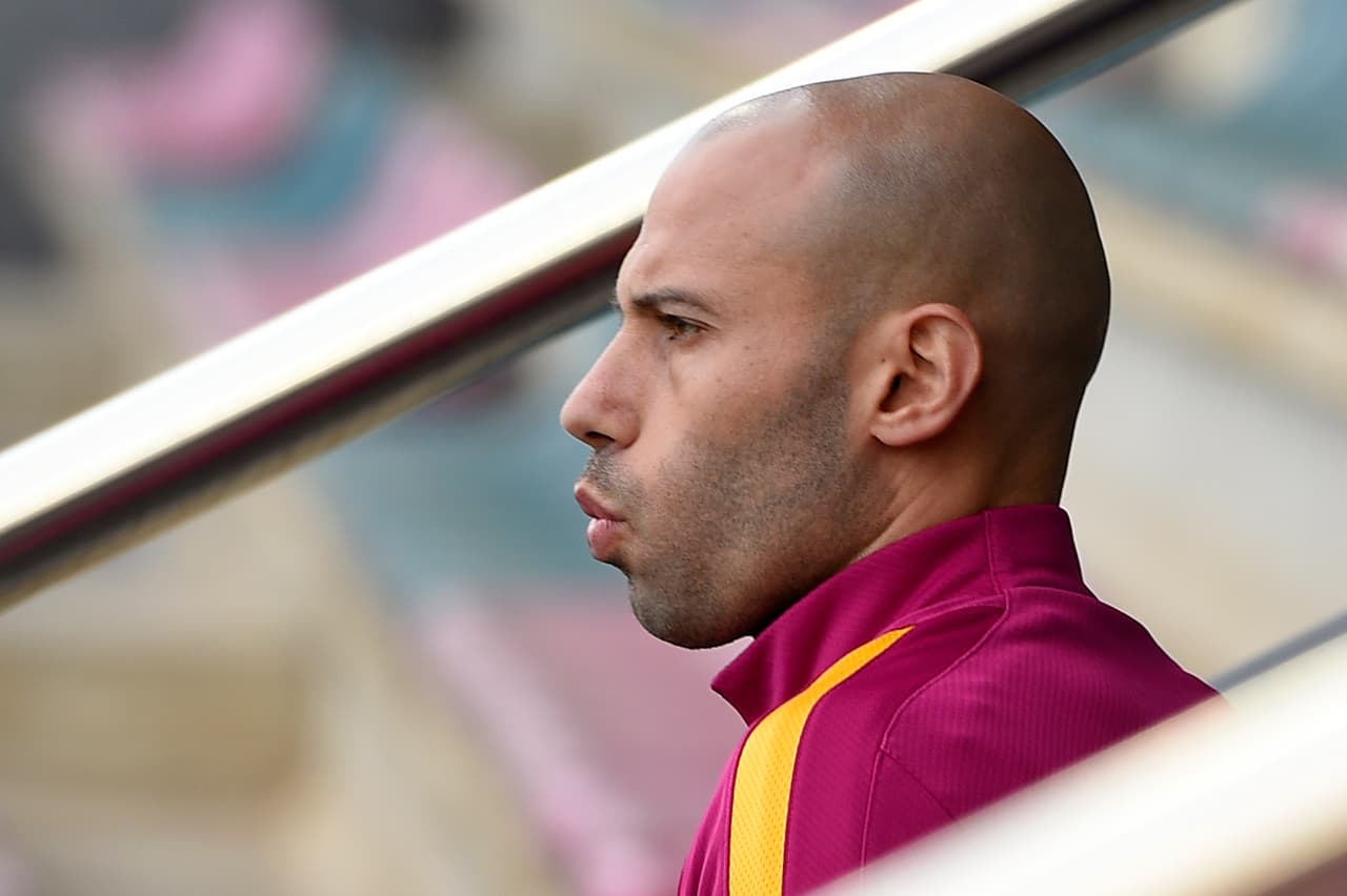 Barcelona's Argentinian defender Javier Mascherano arrives for a training session at the Sports Center FC Barcelona Joan Gamper in Sant Joan Despi, near Barcelona on April 1, 2016 on the eve their Spanish League Clasico football match FC Barcelona vs Real Madrid. / AFP / LLUIS GENE (Photo credit should read LLUIS GENE/AFP/Getty Images)