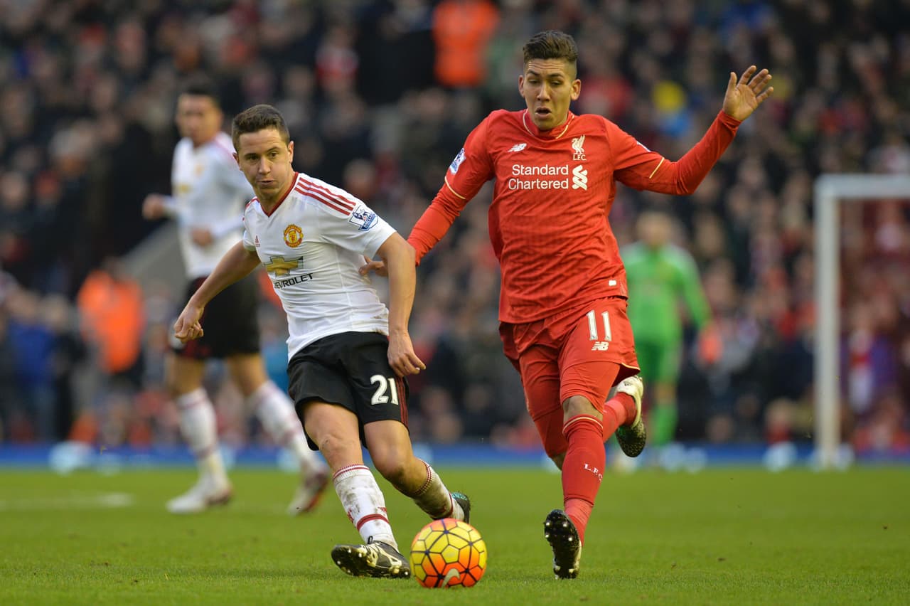 El brasileño Firminho no pudo hacer mucho para el Liverpool. La defensa visitante logró limitar al delantero rojo.