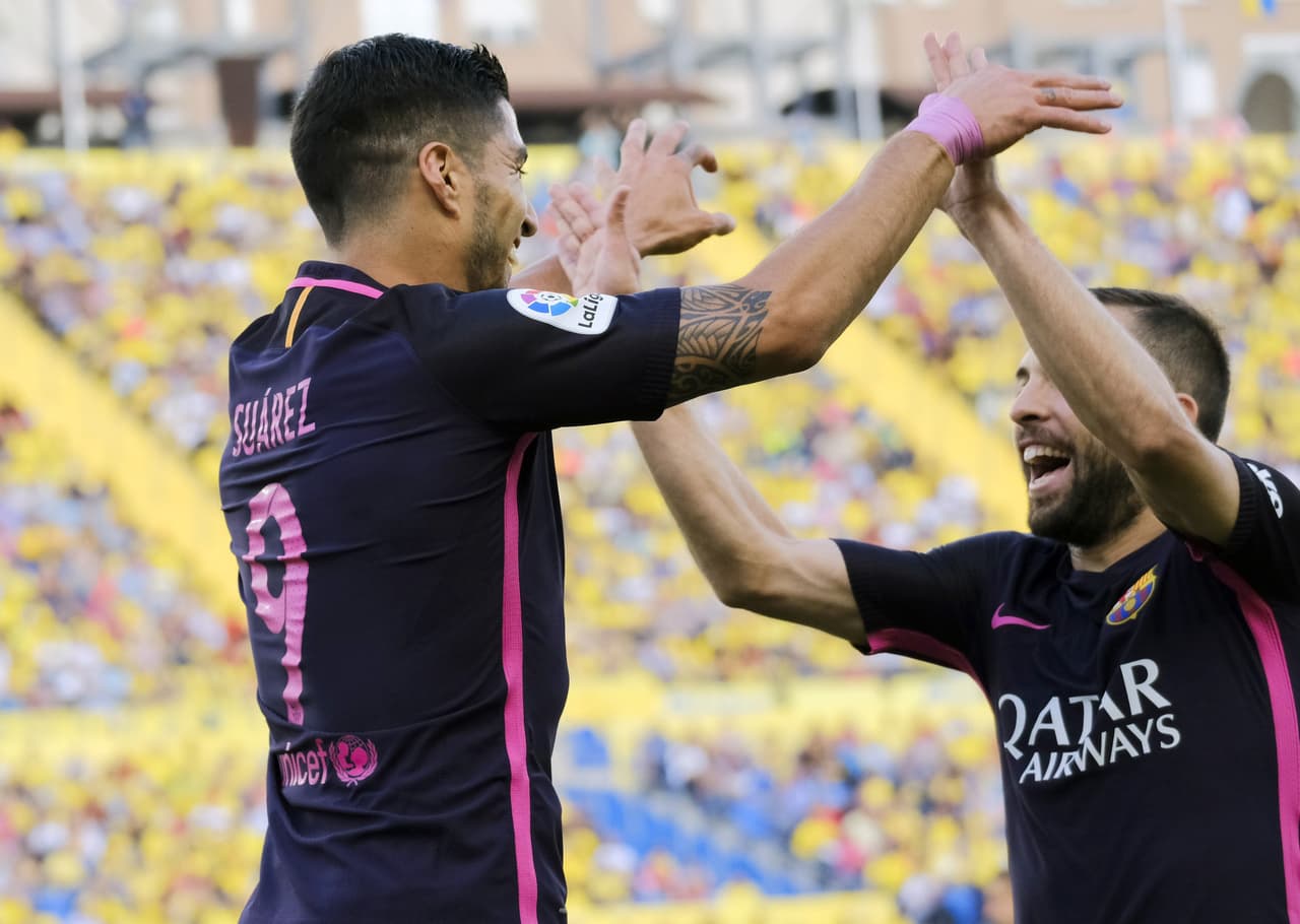 Dos minutos después el uruguayo Luis Suárez aumentó la ventaja. Esta vez se cambiaron los papeles de la primera anotación, ya que Neymar fue quien le dio la asistencia.