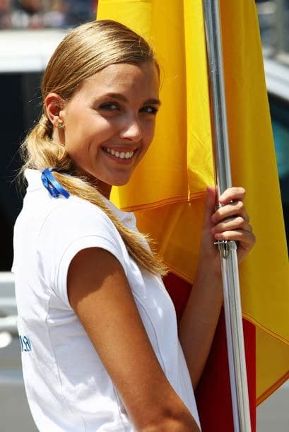 La belleza española le dio la bienvenida a los pilotos y aficionados en el Gran Premio de Europa en Valencia.