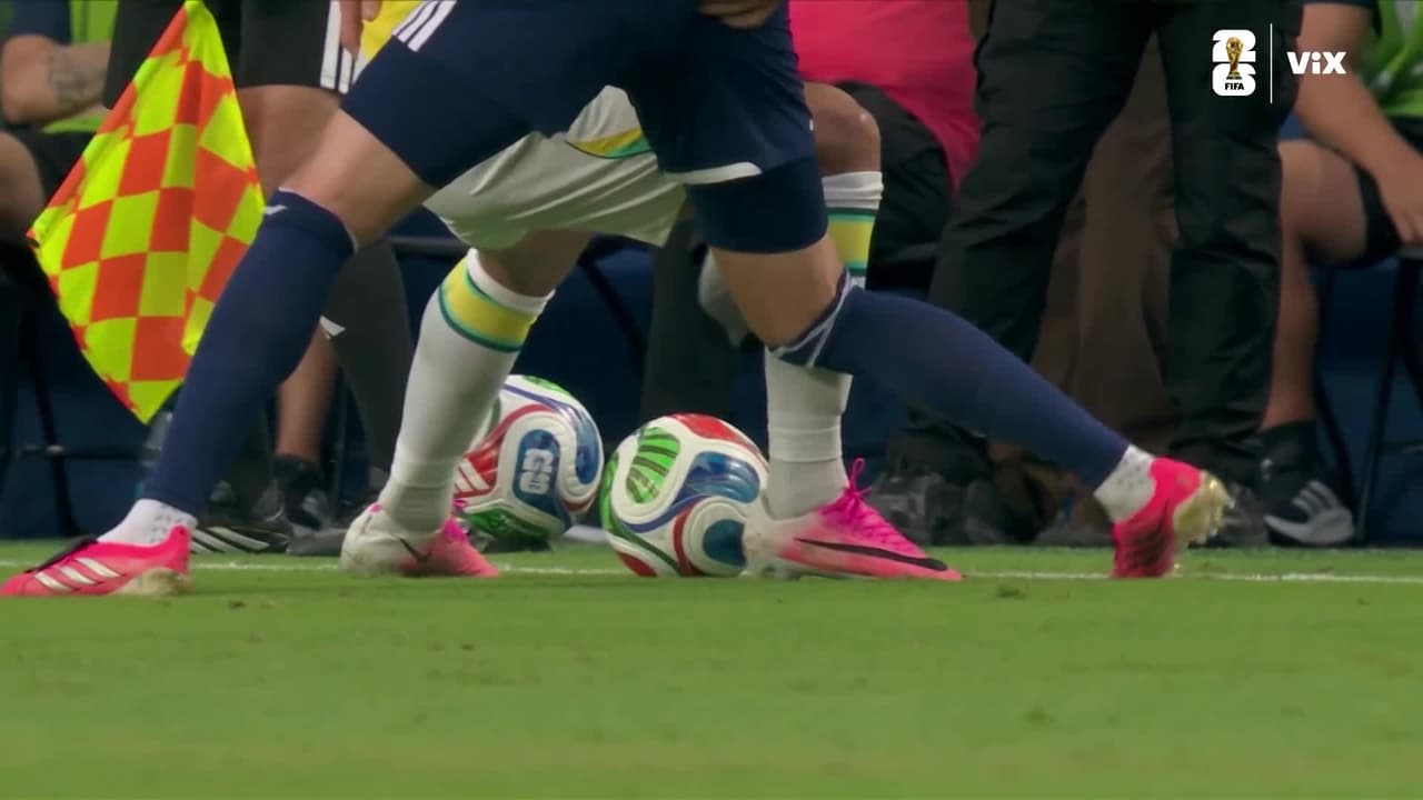 ¡Lucas Paquetá hace un 'cañito' de fantasía y levanta a todo el estadio!