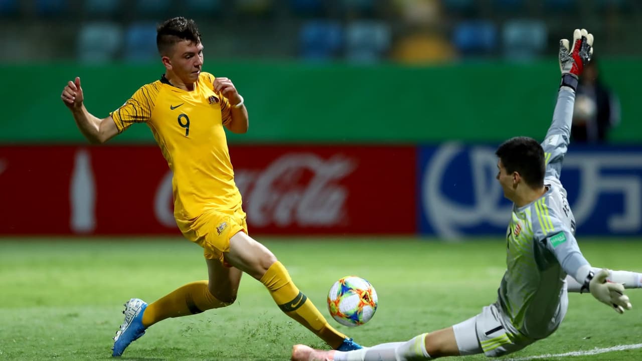 Australia 2-2 Hungría.