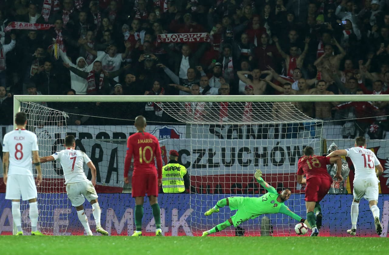 Arkadiusz Milik marcó el empate tras un penalti al minuto 21 del segundo tiempo.