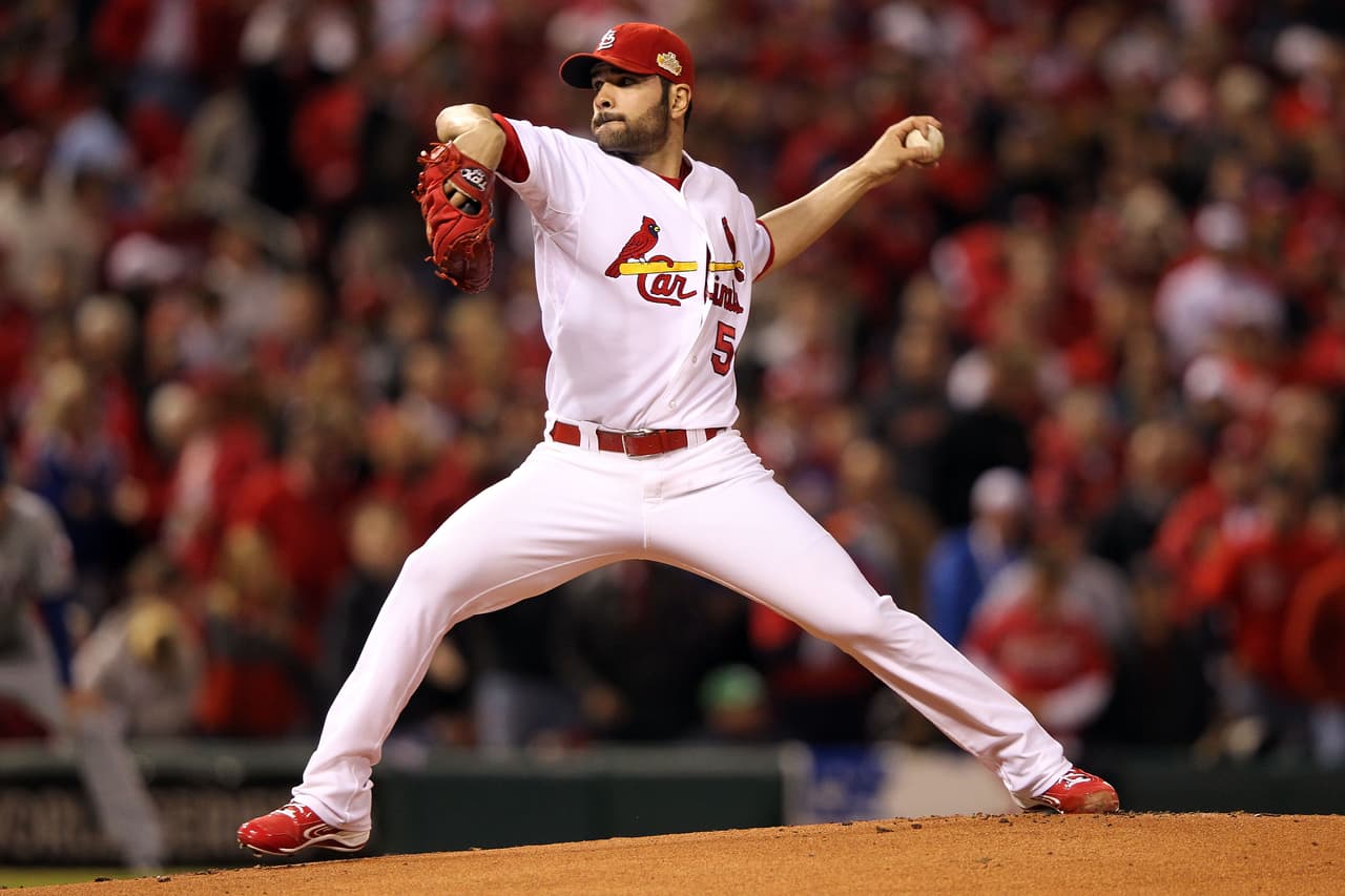 Con los Pájaros Rojos jugó hasta 2016, equipo con el que amasó foja de 62-34 con 3.56 de efectividad y sumó un total de 147 aperturas, además de seis salidas en Playoffs, aunque no logró un triunfo.