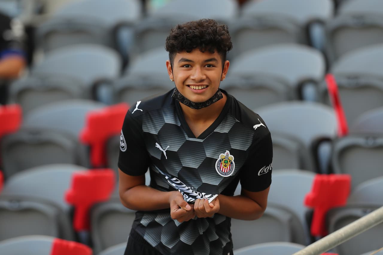 Con máscaras y emoción, llegan los aficionados al Bank of California Stadium para difrutar de la batalla de titanes entre las estrellas de la MLS y de la Liga MX.