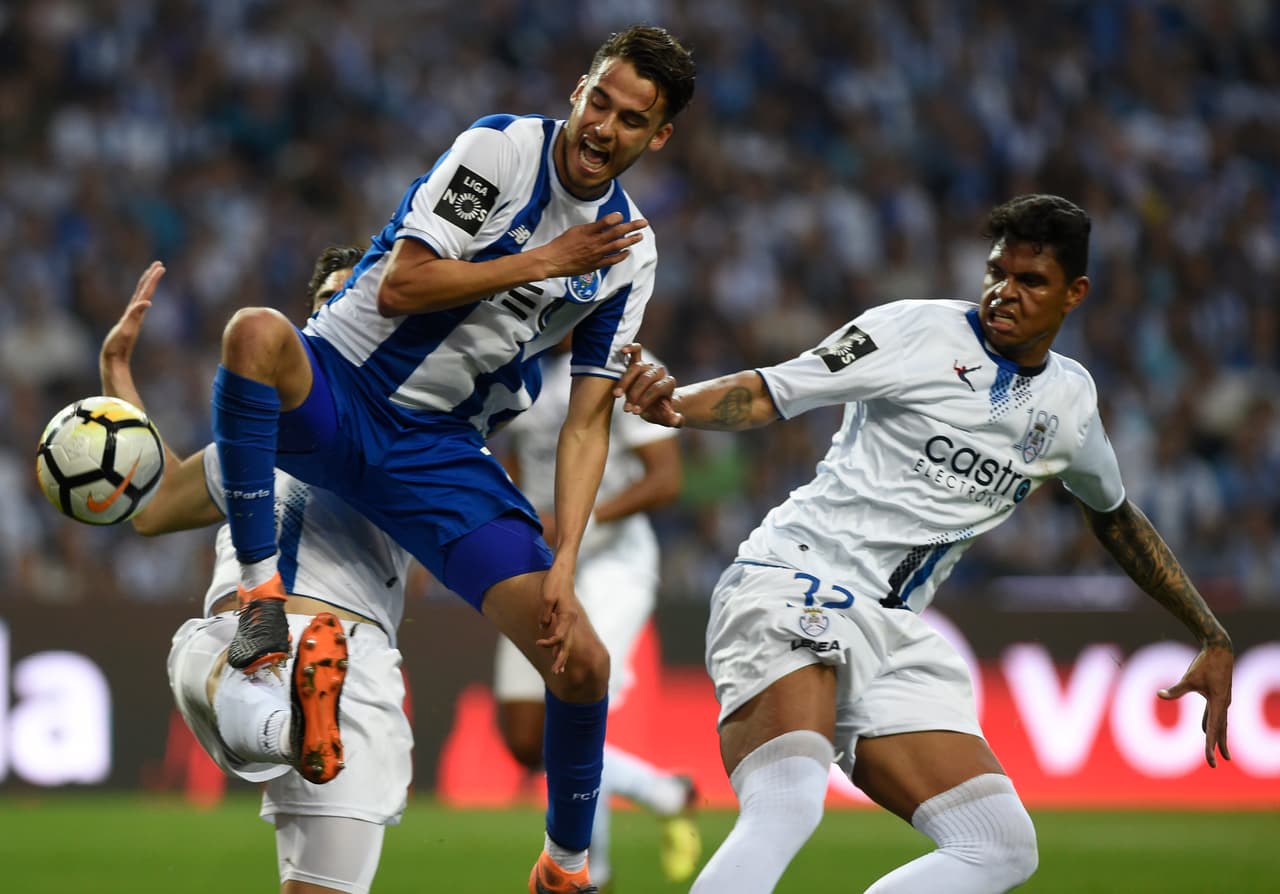 Diego Reyes sufrió un desgarro gigante y peligra seriamente su participación en el Mundial