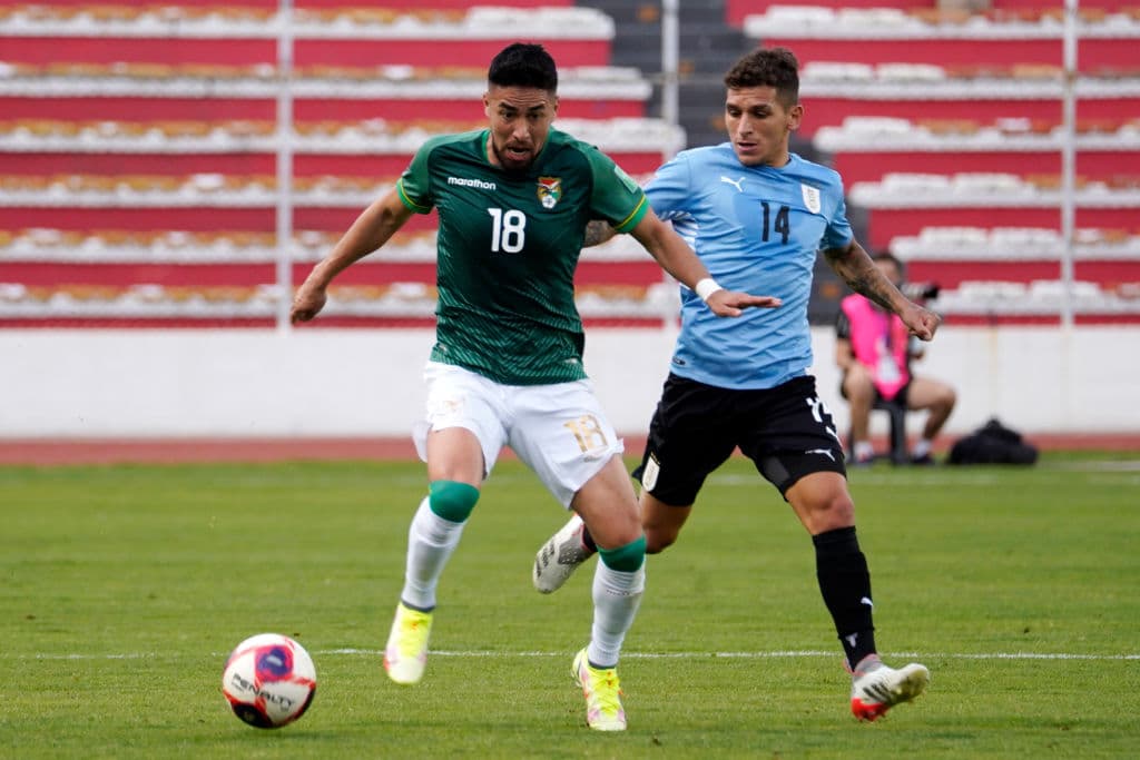 Uruguay tropieza en Bolivia y los locales los golean 3-0, Perú logra conseguir los puntos de visita 1-2 frente a Venezuela y llegan a 17 unidades.
