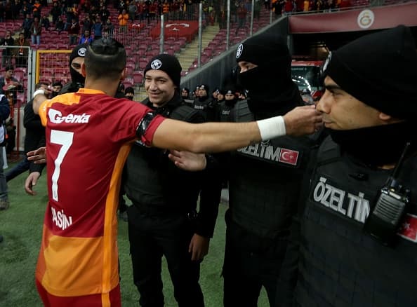 El Galatasaray es rival acérrimo del Besiktas pero eso es lo de menos.