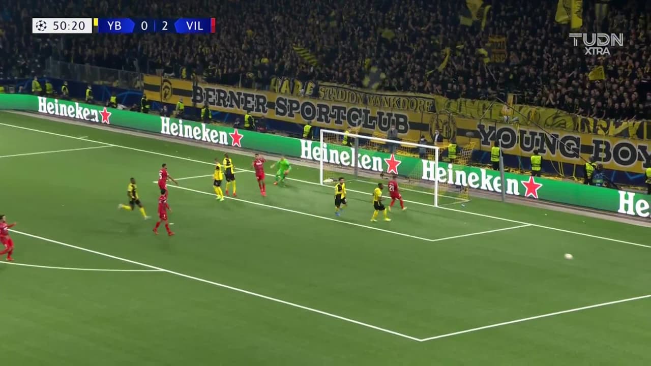 ¡CERCA! Alfonso Pedraza disparó que se estrella en el poste.