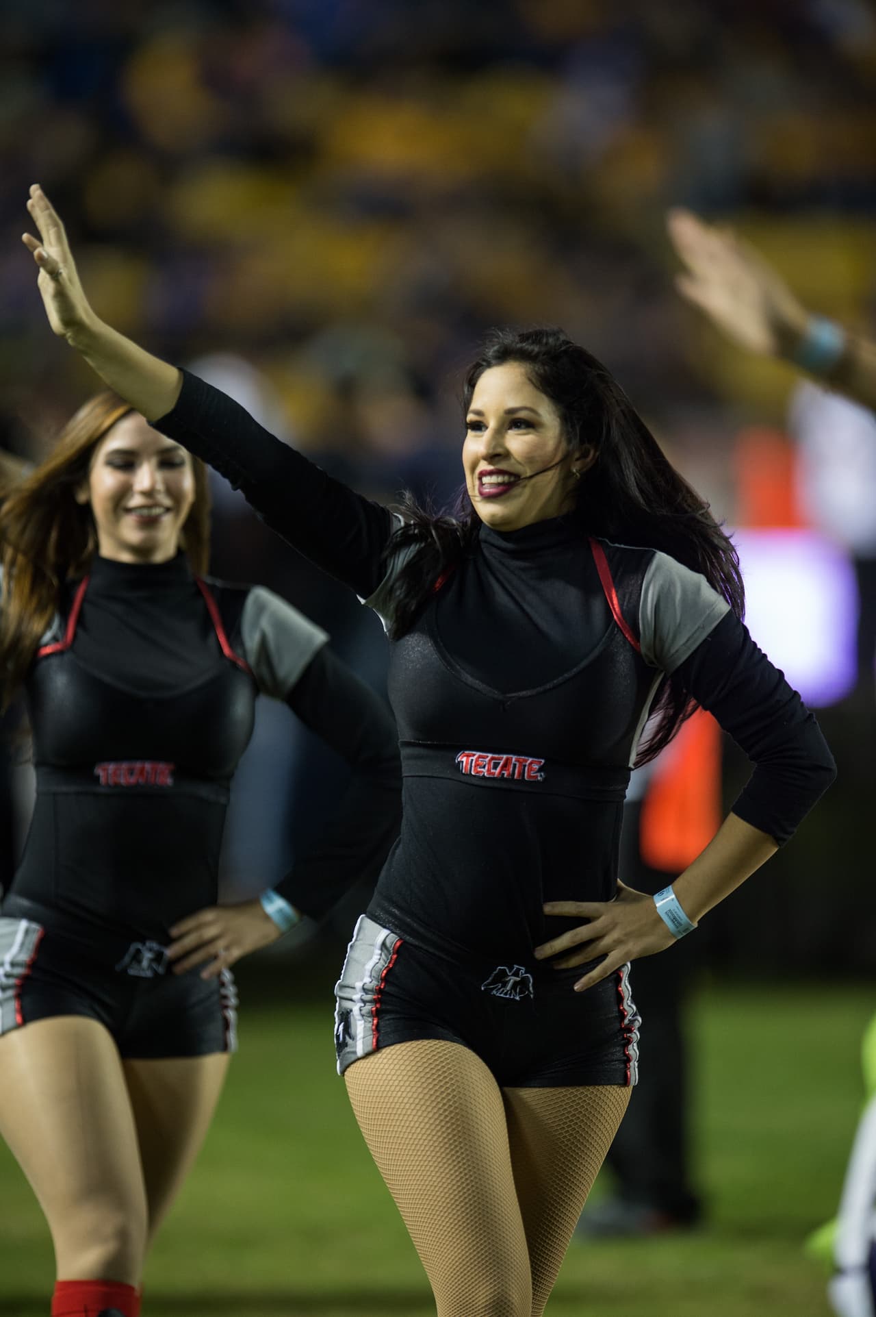 La belleza de las porristas en la ida de las semifinales del Apertura 2015 de la Liga MX