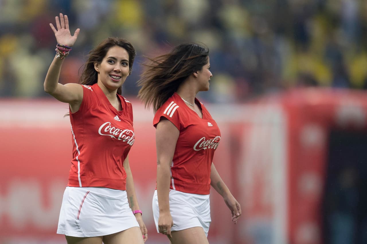 La belleza de las porristas en la ida de las semifinales del Apertura 2015 de la Liga MX