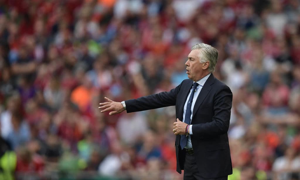 Sin embargo, Ancelotti todavía sigue cuadrando sus piezas en el equipo. Ochoa podría ofrecer garantías en el arco y el técnico italiano lo vio en el Mundial.