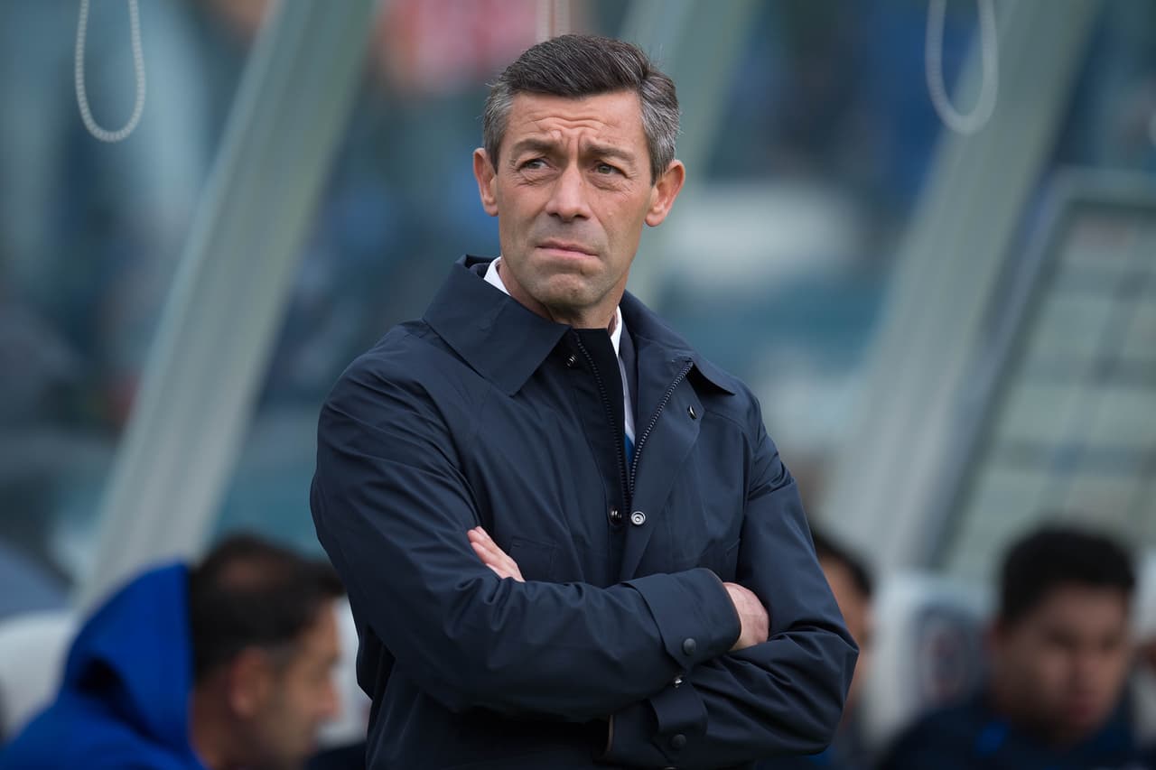 El técnico portugués Pedro Caixinha, luego de caer en casa contra Necaxa, sabe que su visita contra Monterrey y el juego de local contra Puebla podrían darle una salida temprana si no hay reacción.