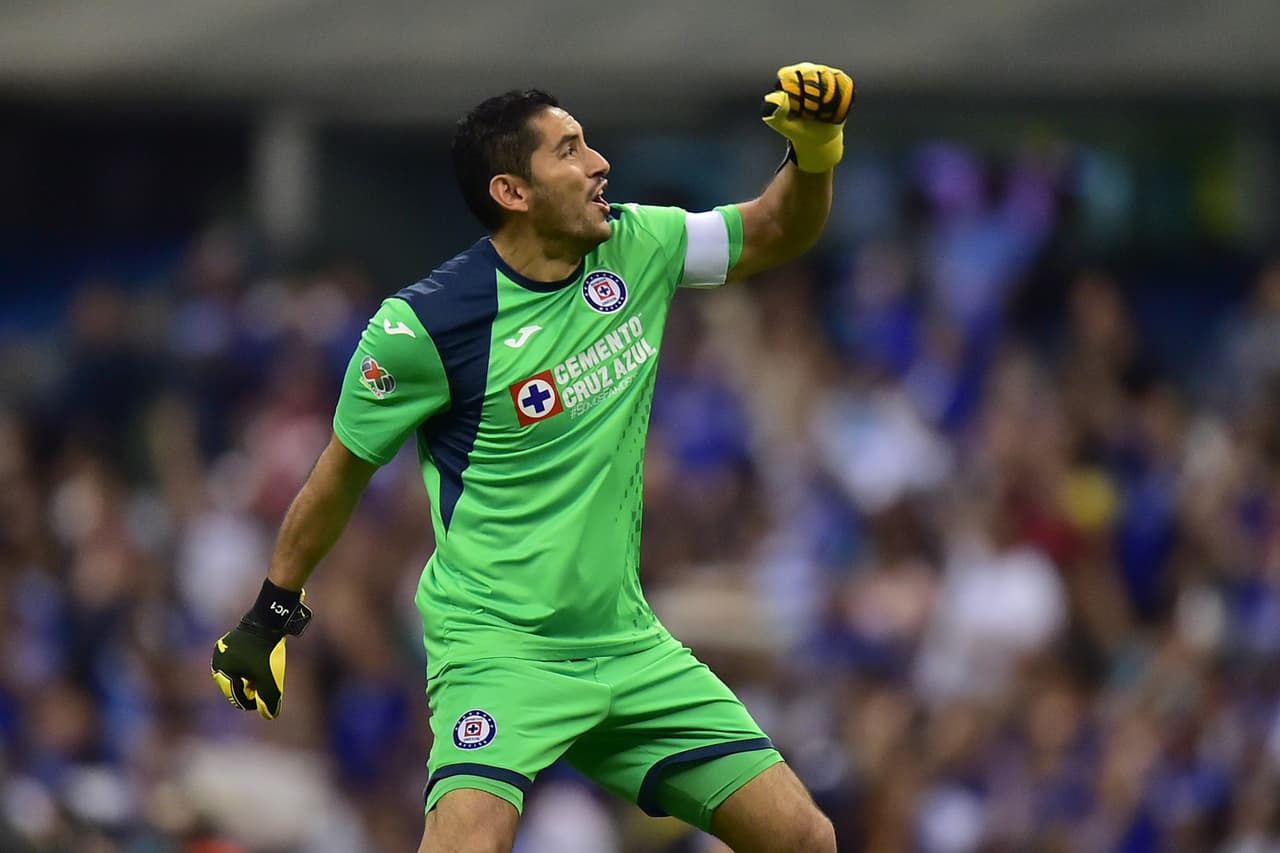 El guardameta gritó el gol de su equipo muy pronto, pues apenas al minuto 8 su equipo ya lo ganaba.