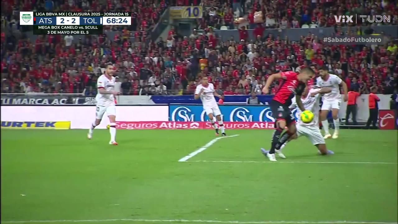 ¡Se desata la polémica! Pineda explota contra el árbitro