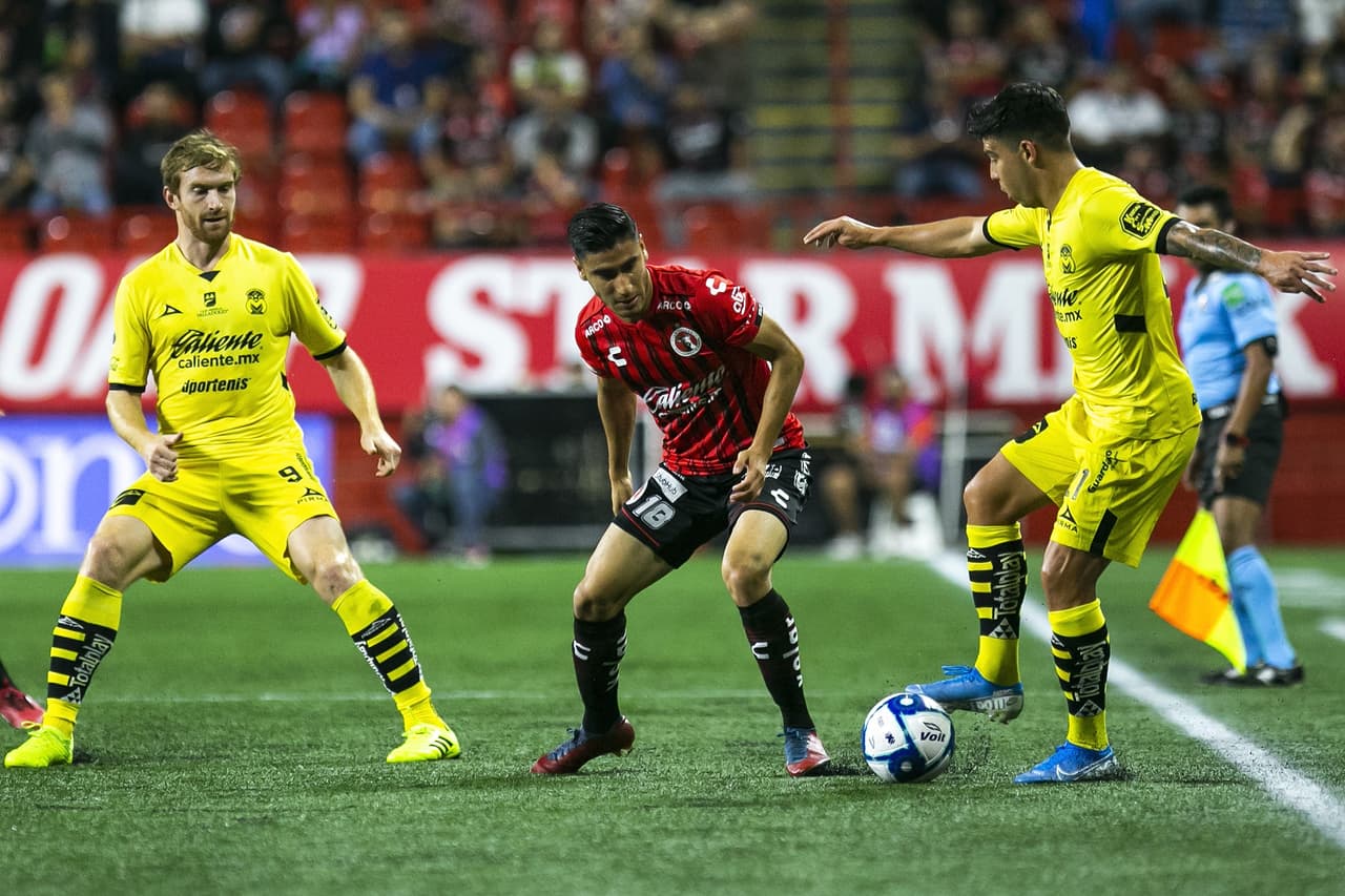 Sepúlveda (14’), Nahuelpán (45+1’) y Lainez (79’) anotaron para Xolos, Lezcano (29’) y Osuna (58´) de penal, marcaron para Morelia. En sus próximos compromisos, Tijuana visitará San Luis y Morelia recibirá a Necaxa. Ocupan las posiciones 13 y 6, respectivamente.