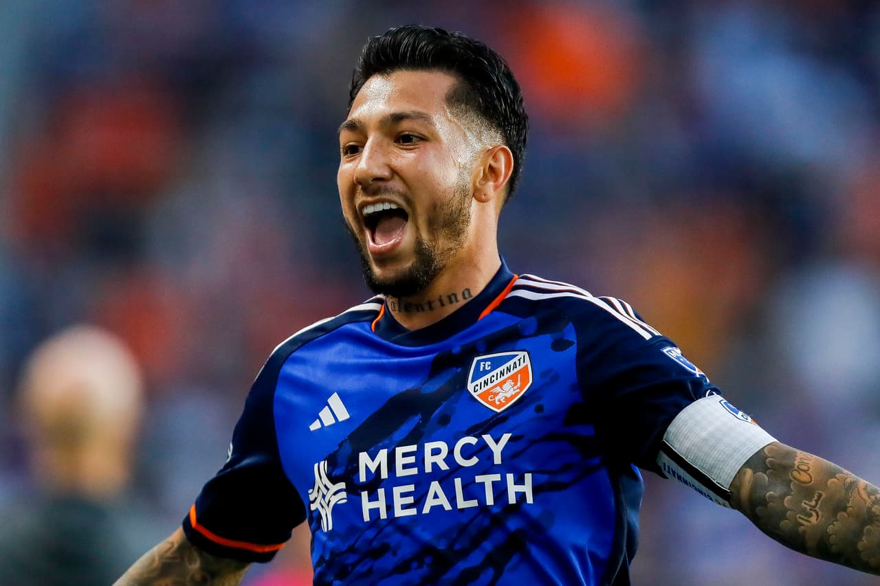 <b>LUCIANO ACOSTA - FC Cincinnati</b> | por Votación
<br>Es uno de los enganches más dinámicos de la MLS. Luciano Acosta ha ganado su segunda convocatoria consecutiva al MLS All-Star Game después de contribuir a 13 tantos (9 goles, 4 asistencias) para el líder FC Cincinnati.
<br>