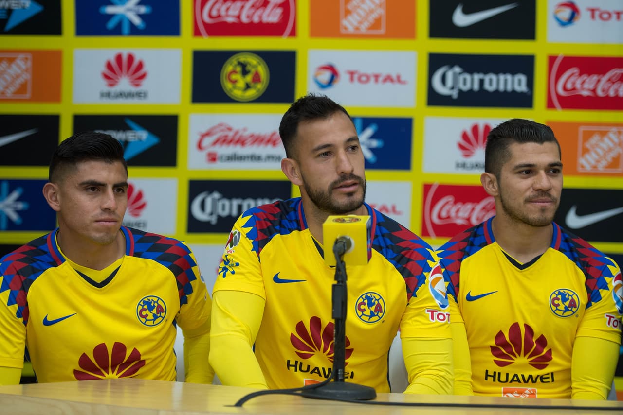Las Águilas presentaron a unos muy sonrientes Joe Corona, Emanuel Aguilera, Henry Martín, Andrés Ibargüen y Jérémy Ménez como sus nuevos hombres para el Clausura 2018.