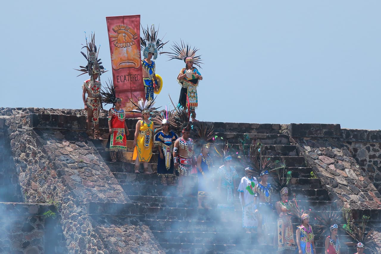 La llama que arderá en el pebetero de los Juegos Panamericanos de Lima 2019 fue creada en la ceremonia del fuego nuevo, ritual celebrado a la manera de la civilización Mexicas en las pirámides de Teotihuacán.