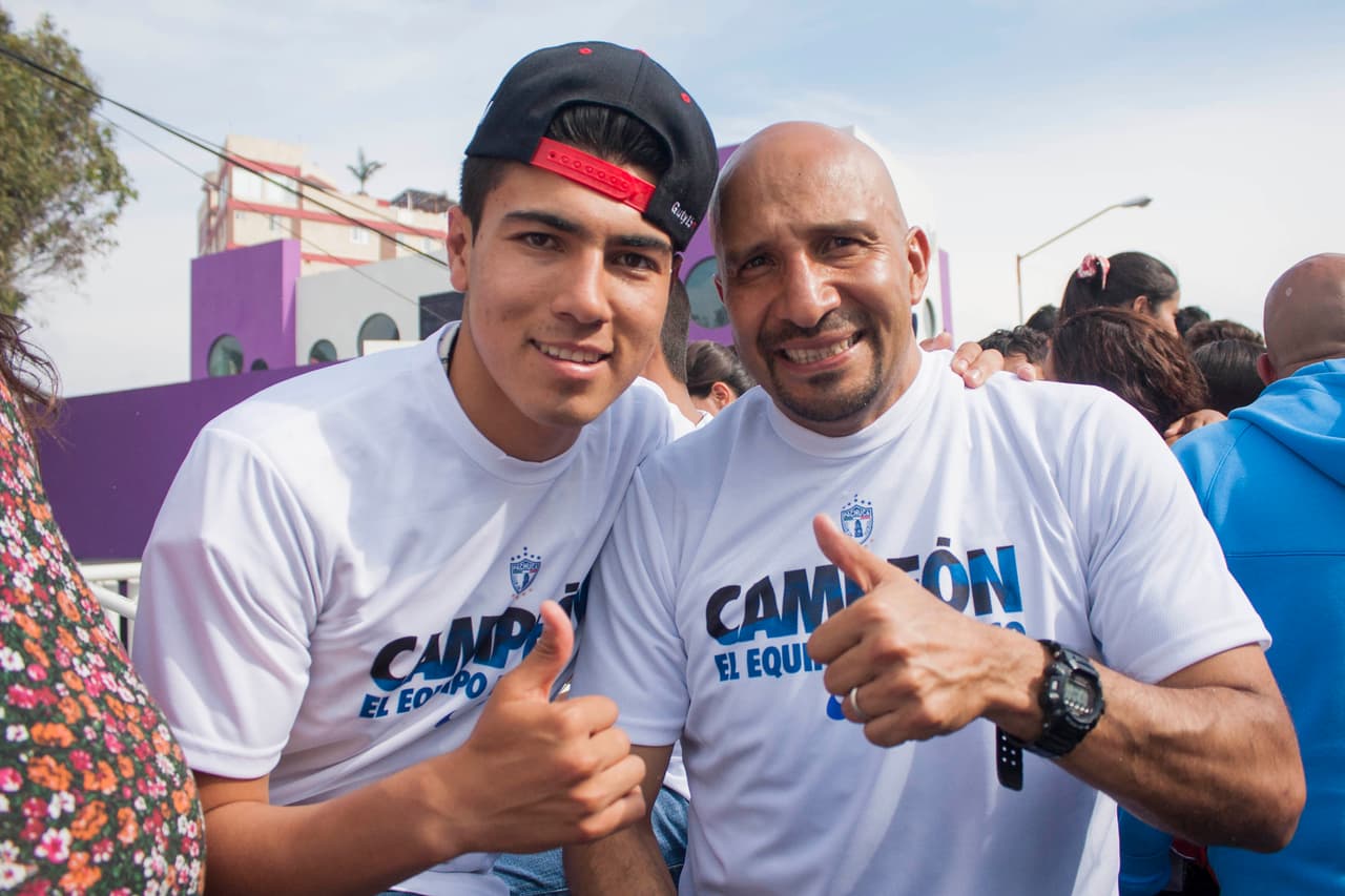 Con todo ello, Óscar Pérez no solamente es mexicano, es el campeón y es el portero más veterano de la Liga MX con 43 años.