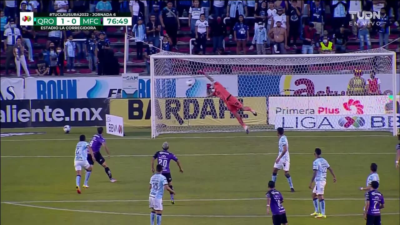 ¡TIRO ATAJADO! disparo por Juan Bautista Romagnoli.