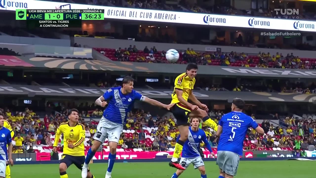 ¡Qué locura el cabezazo de Cárdenas! Por poco es el 2-0 del América
