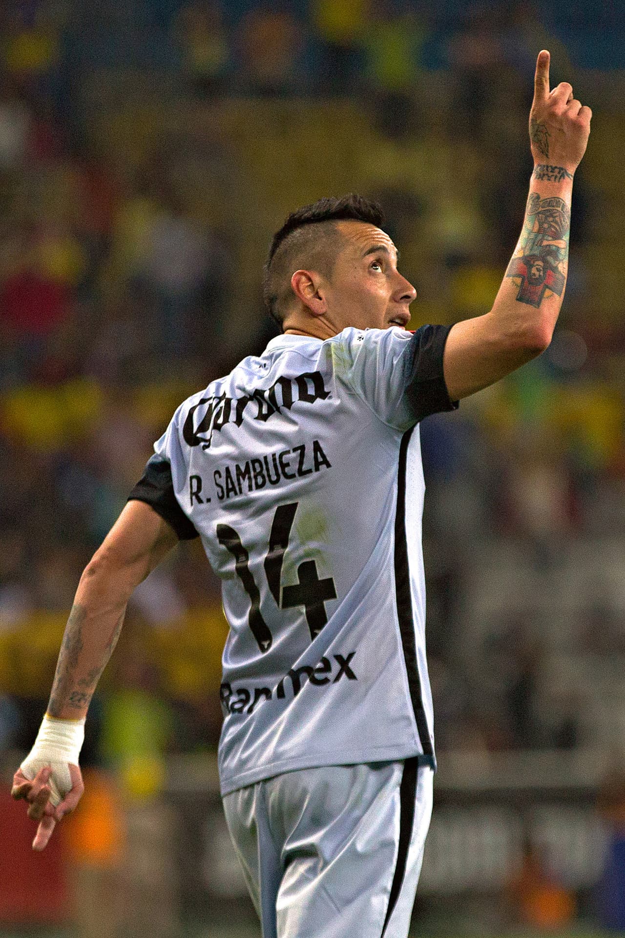 Rubens Sambueza. América.- El veterano jugador de las Águilas del América marcó un gol fue pieza fundamental en la victoria ante el Atlas gracias a sus grandes centros y movimientos que provocaron espacios en el terreno de juego. Rubens sumó 9 puntos en la fecha 2 del UD Fantasy.