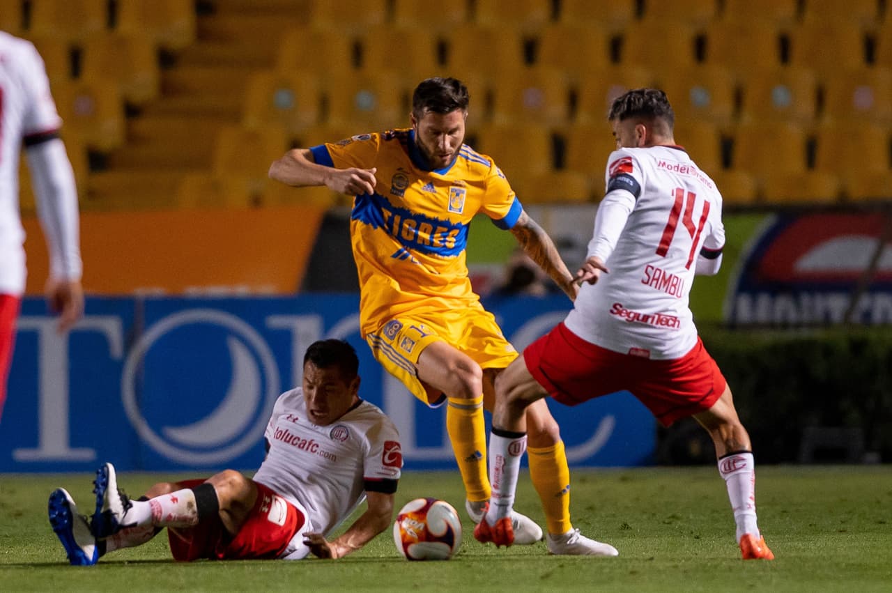 El goledor del torneo Alexis Canelo se encarga de anotar el gol que la da la victoria a Toluca 0-1 sobre Tigres. Los regios han conseguido cuatro de los últimos 12 puntos y los Diablos se suben a la segunda posición de la tabla de manera momentánea.