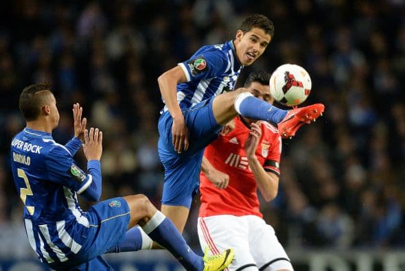 Diego Reyes es el más reciente mexicano en jugar la Champions League, el defensor tuvo actividad con el Porto en los últimos encuentros de la fase de grupos en la edición 2013-2014.