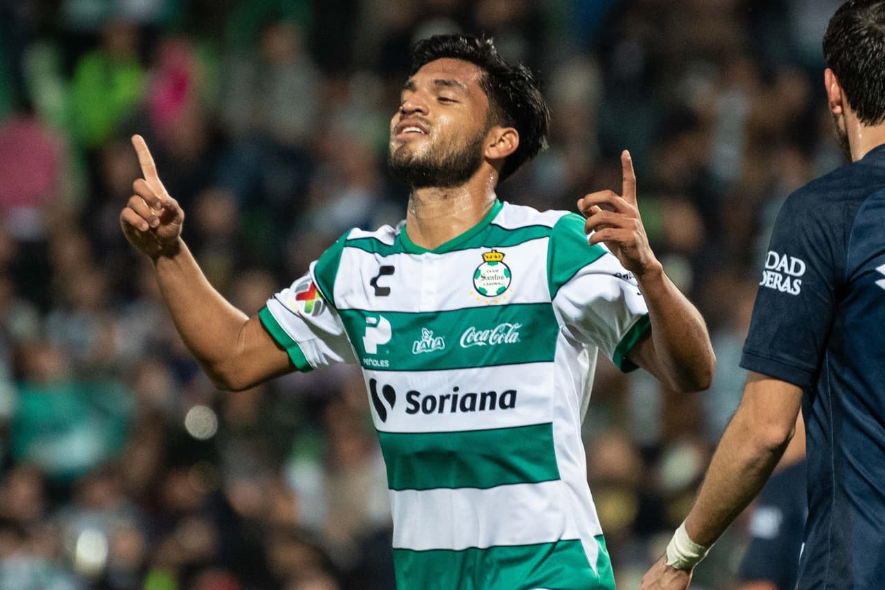 Aguirre (30’, 66’) y Rivero (49, 59’) anotaron para Santos. García Robledo (70’) y Malcorra (91’) descontaron por la vía penal.