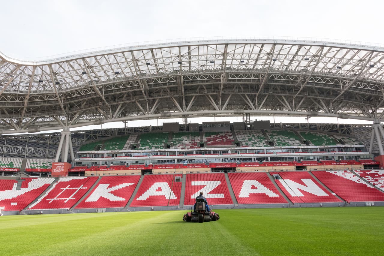 El Gobierno ruso habria invertido cerca de 450 millones de dólares en la construcción de este estadio, el cual fue completado en 36 meses. Todo bajo la estricta vigilancia de los gobiernos nacional y local, así como de la FIFA.