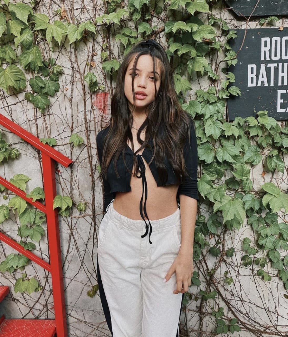 Las canciones de Emilia han sido categorizadas como reguetón, pop y pop urbano. La cantante escribió junto a otros cantautores una canción para la influencer Lele Pons.