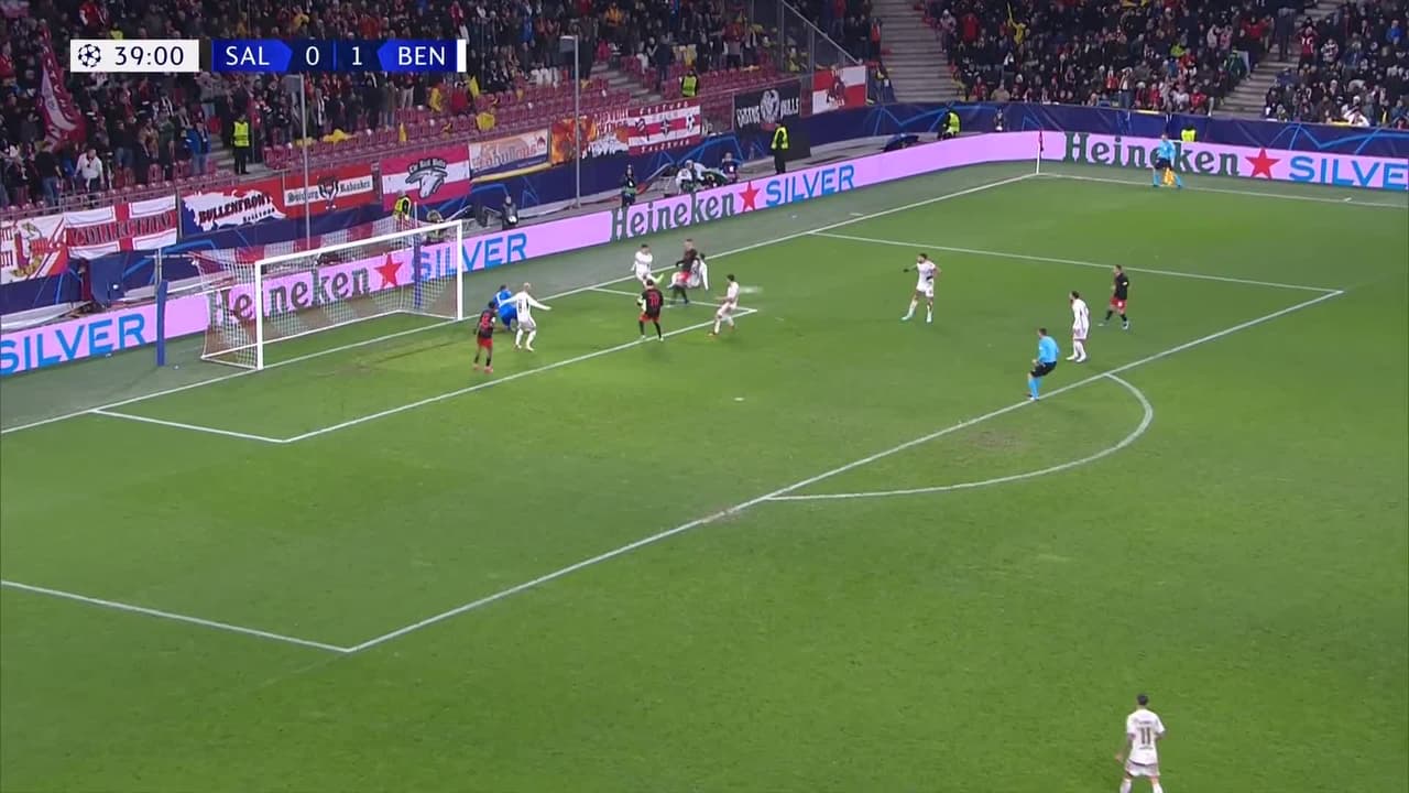 ¡TIRO ATAJADO! disparo por Petar Ratkov.